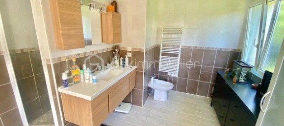 4 bedrooms House in La Ville-du-Bois, France No. 284529 6