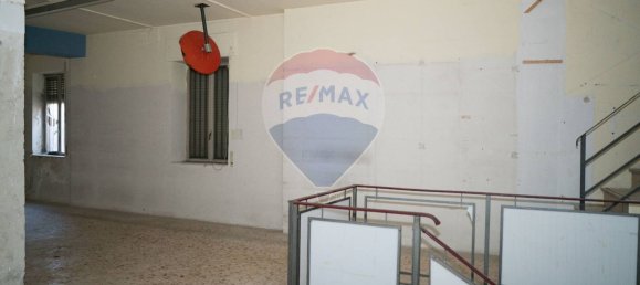 Gewerbliche Immobilie in Enna, Italy 290m², Nr. 55136 9