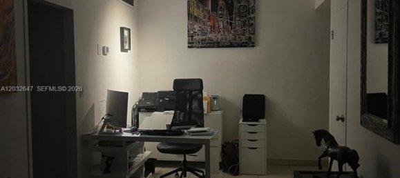 1 dormitorio propiedad comercial en venta en Miami, Miami-Dade, Florida, USA № 615039 2