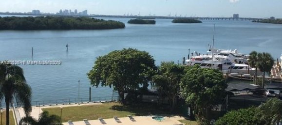 1 dormitorio propiedad comercial en venta en Miami, Miami-Dade, Florida, USA № 615039 25