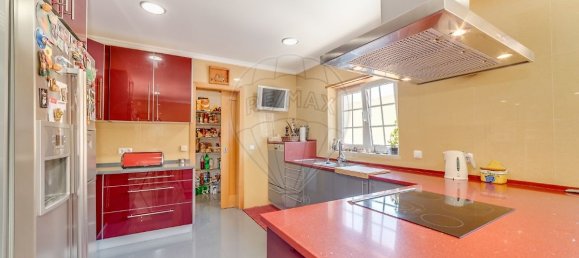 3 bedrooms House in Colares, Portugal No. 49653 12