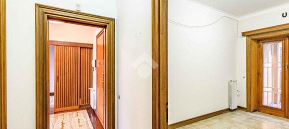4 bedrooms Apartment in Rome, Italy No. 61122 19