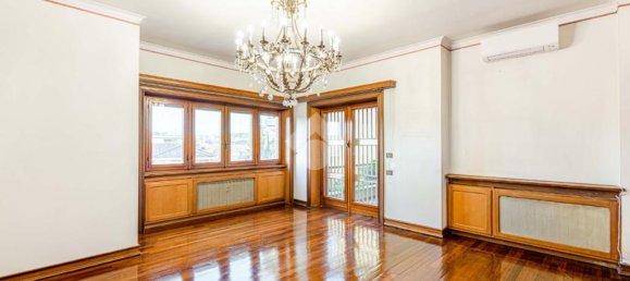 4 bedrooms Apartment in Rome, Italy No. 61122 11