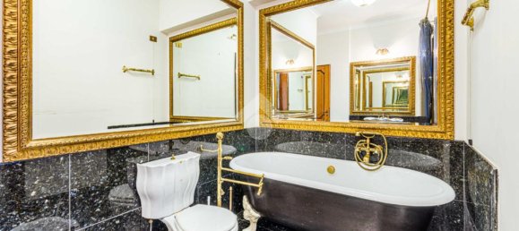 4 bedrooms Apartment in Rome, Italy No. 61122 28