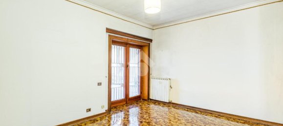 4 bedrooms Apartment in Rome, Italy No. 61122 23