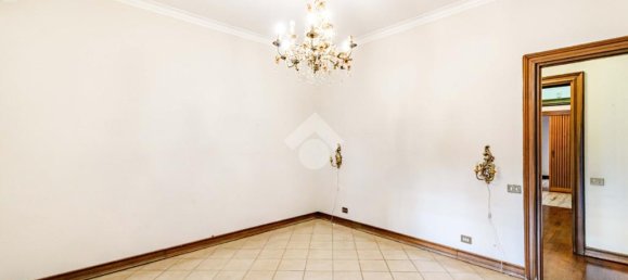 4 bedrooms Apartment in Rome, Italy No. 61122 21