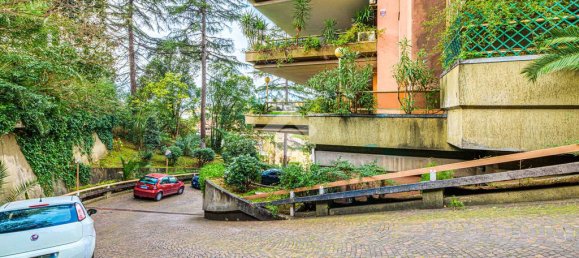 4 bedrooms Apartment in Rome, Italy No. 61122 36