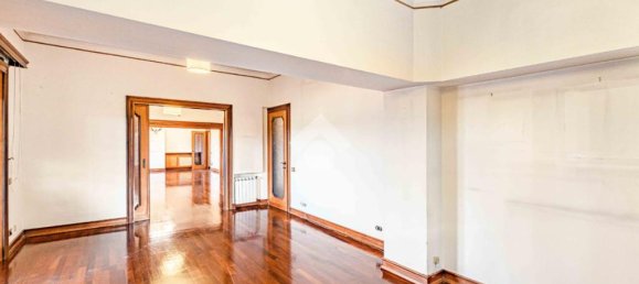 4 bedrooms Apartment in Rome, Italy No. 61122 15