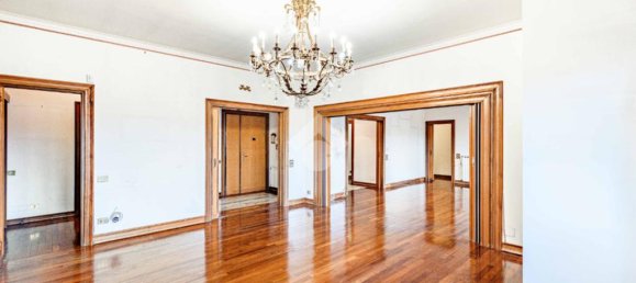 4 bedrooms Apartment in Rome, Italy No. 61122 13