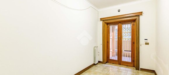 4 bedrooms Apartment in Rome, Italy No. 61122 24