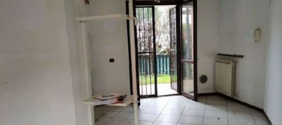 3 rooms Apartment in Gerenzano, Italy No. 185308 9