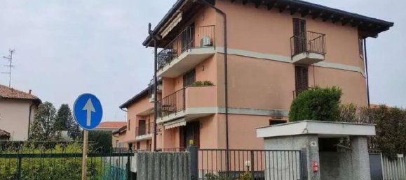 3 rooms Apartment in Gerenzano, Italy No. 185308 8