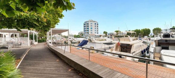 69m² Commercial property in Misano Adriatico, Italy No. 337155 13