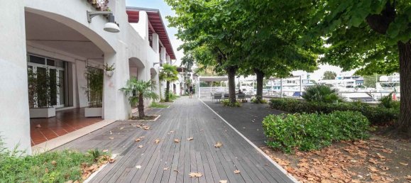 69m² Commercial property in Misano Adriatico, Italy No. 337155 12