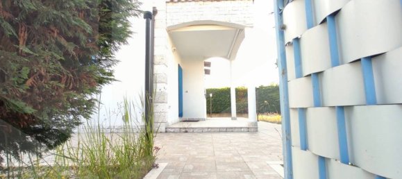 6 rooms Villa in Campomarino, Italy No. 22630 2