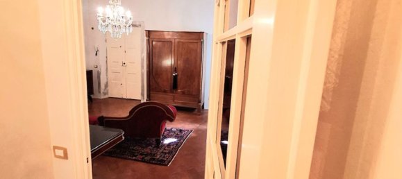 5 rooms Apartment in Prato, Italy No. 163718 16