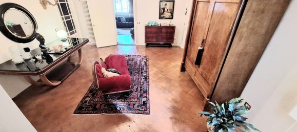 5 rooms Apartment in Prato, Italy No. 163718 3