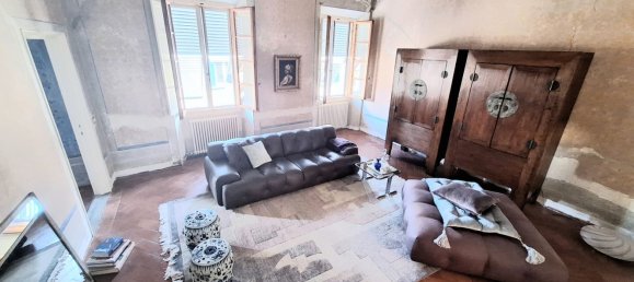 5 rooms Apartment in Prato, Italy No. 163718 4