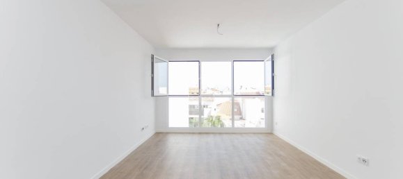 Apartamento de 2 dormitorios en Mahon, Spain No. 5758 13