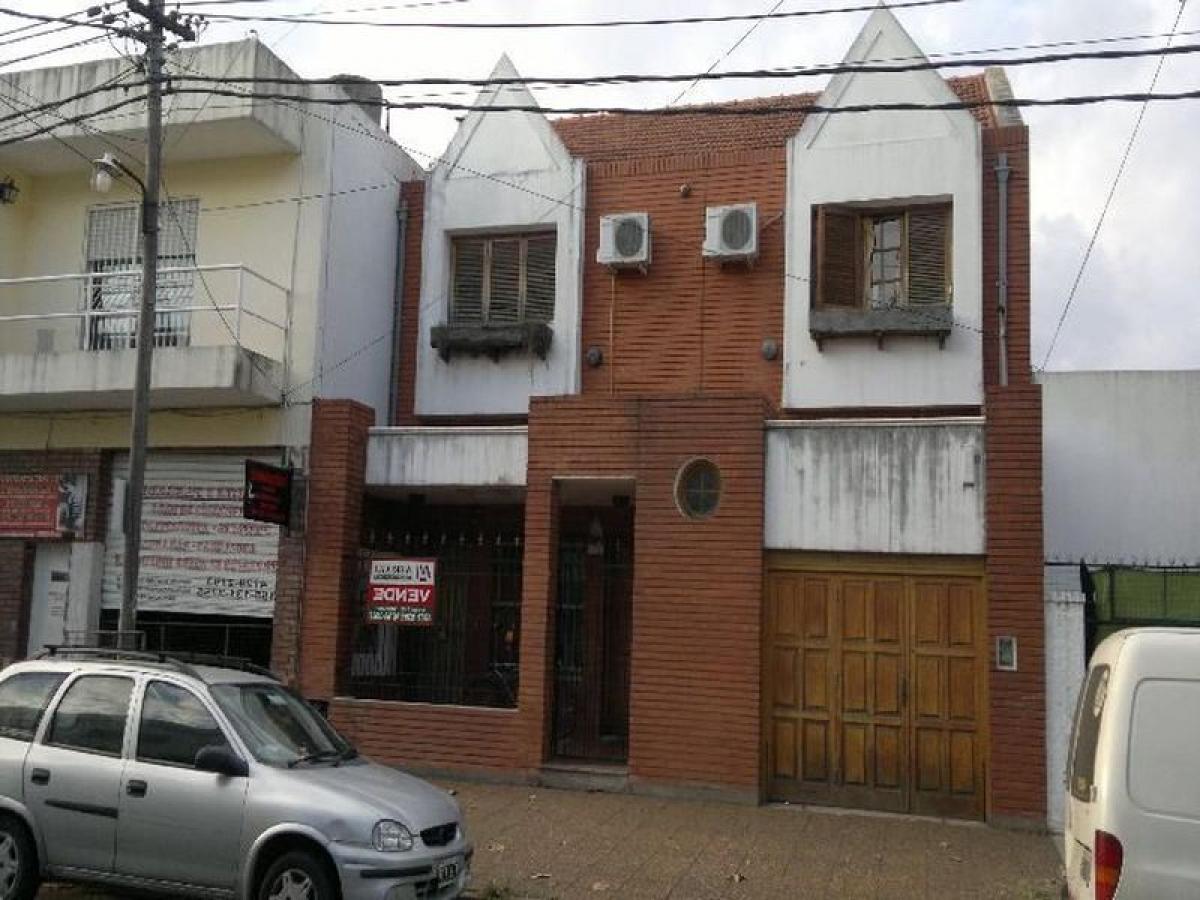 2 bedrooms House in General San Martin, Argentina No. 11620