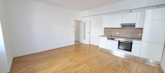 2 rooms Apartment in Hernals, Austria No. 180093 3