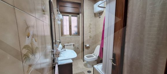 3-Zimmer Gewerbliche Immobilie in Naples, Italy, Nr. 34484 8