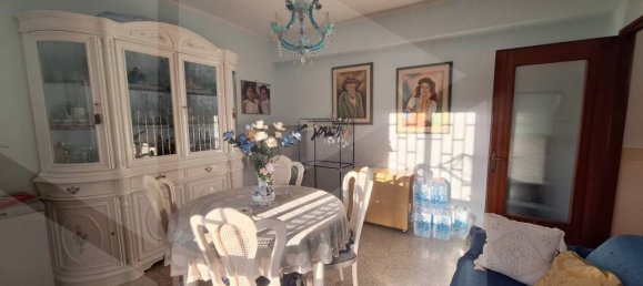 3-Zimmer Gewerbliche Immobilie in Naples, Italy, Nr. 34484 11