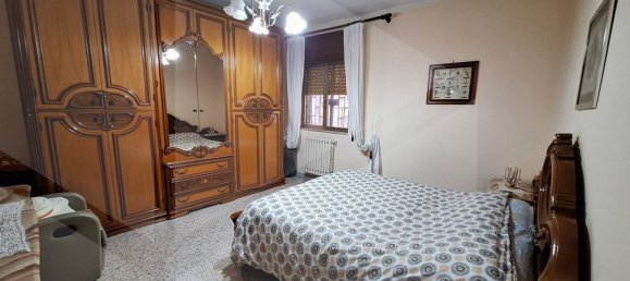 3-Zimmer Gewerbliche Immobilie in Naples, Italy, Nr. 34484 10