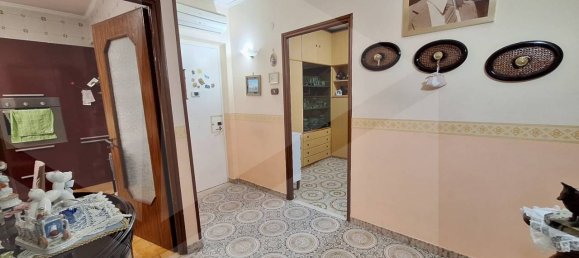 3-Zimmer Gewerbliche Immobilie in Naples, Italy, Nr. 34484 5