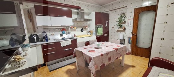 3-Zimmer Gewerbliche Immobilie in Naples, Italy, Nr. 34484 18