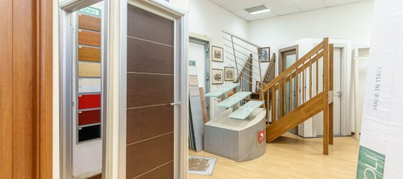 2غرفة عقار تجاري في Catania, Italy رقم 154303 23