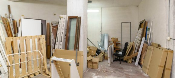 2غرفة عقار تجاري في Catania, Italy رقم 154303 17