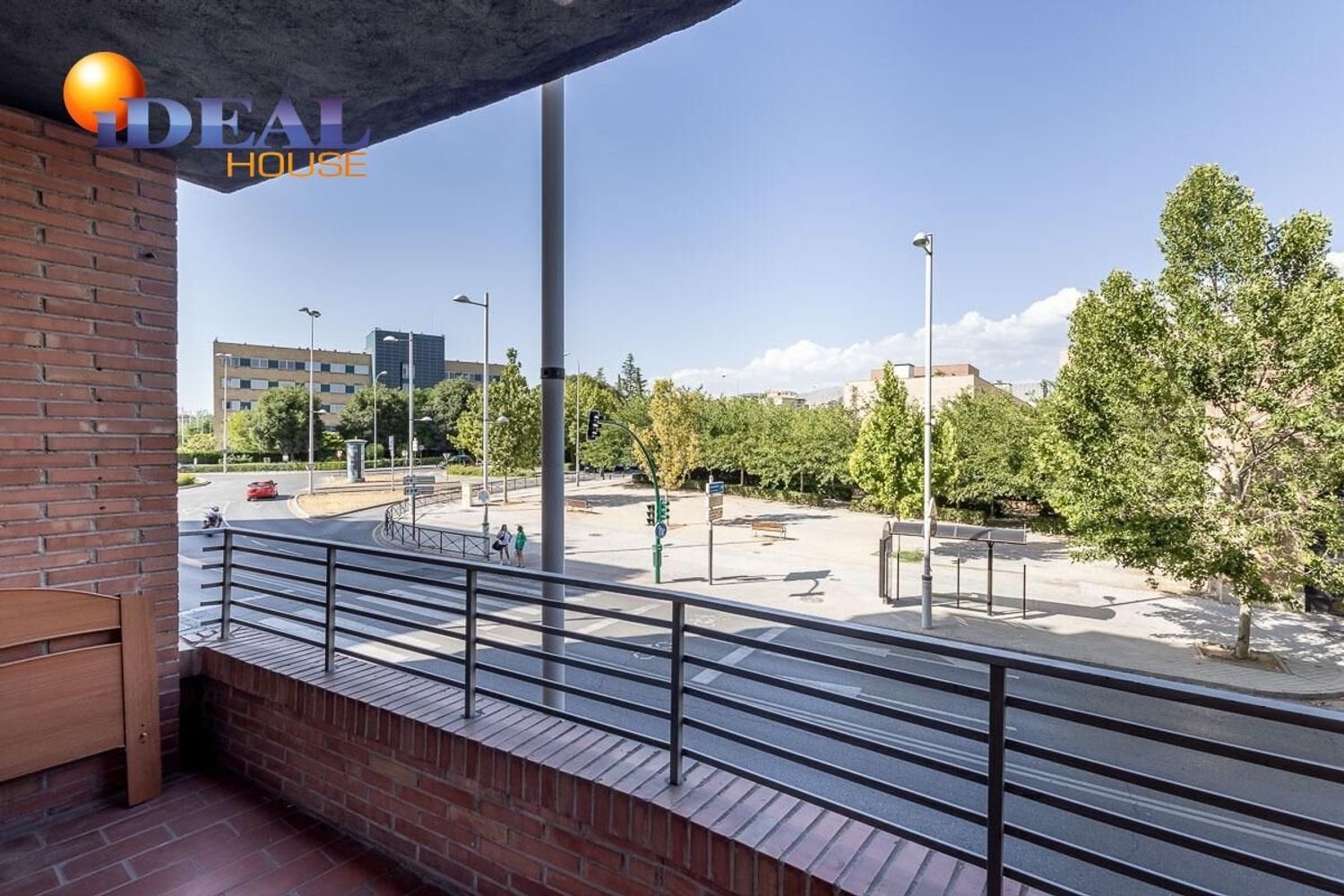 4 bedrooms Apartment in Granada, Spain No. 262554