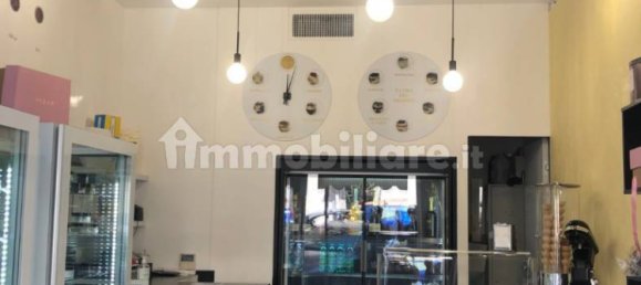 1-salle Propriété commerciale à Rome, Italy No. 9317 11