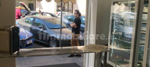 1-salle Propriété commerciale à Rome, Italy No. 9317 12