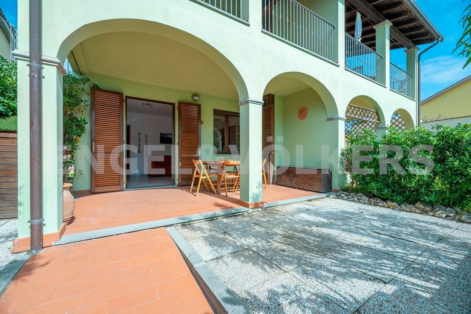 Квартира с 3 комнатами в Порто Адзурро, Италия № 107526