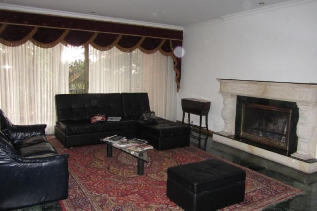 Дом с 4 спальнями в Богота, Колумбия № 12933