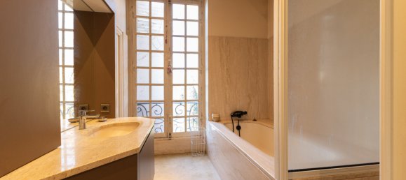  Castillos de 9 dormitorios en Riom, France No. 43258 6