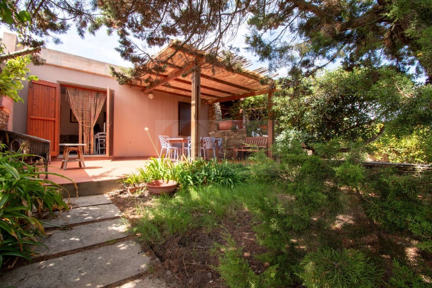 Квартира с 4 комнатами в Стинтино, Италия № 285030