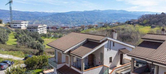 Дуплекс с 5 комнатами в Ренде, Италия № 25484 5