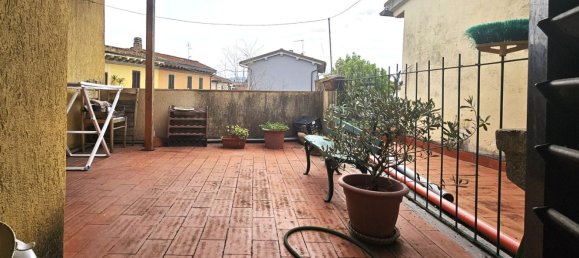 Квартира с 3 спальнями в Реджелло, Италия № 379043 4