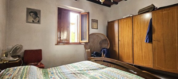 Квартира с 3 спальнями в Реджелло, Италия № 379043 12