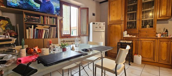 Квартира с 3 спальнями в Реджелло, Италия № 379043 9