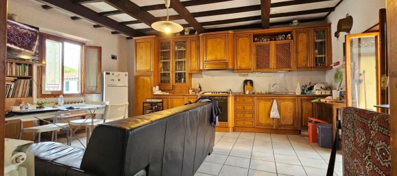 Квартира с 3 спальнями в Реджелло, Италия № 379043 8