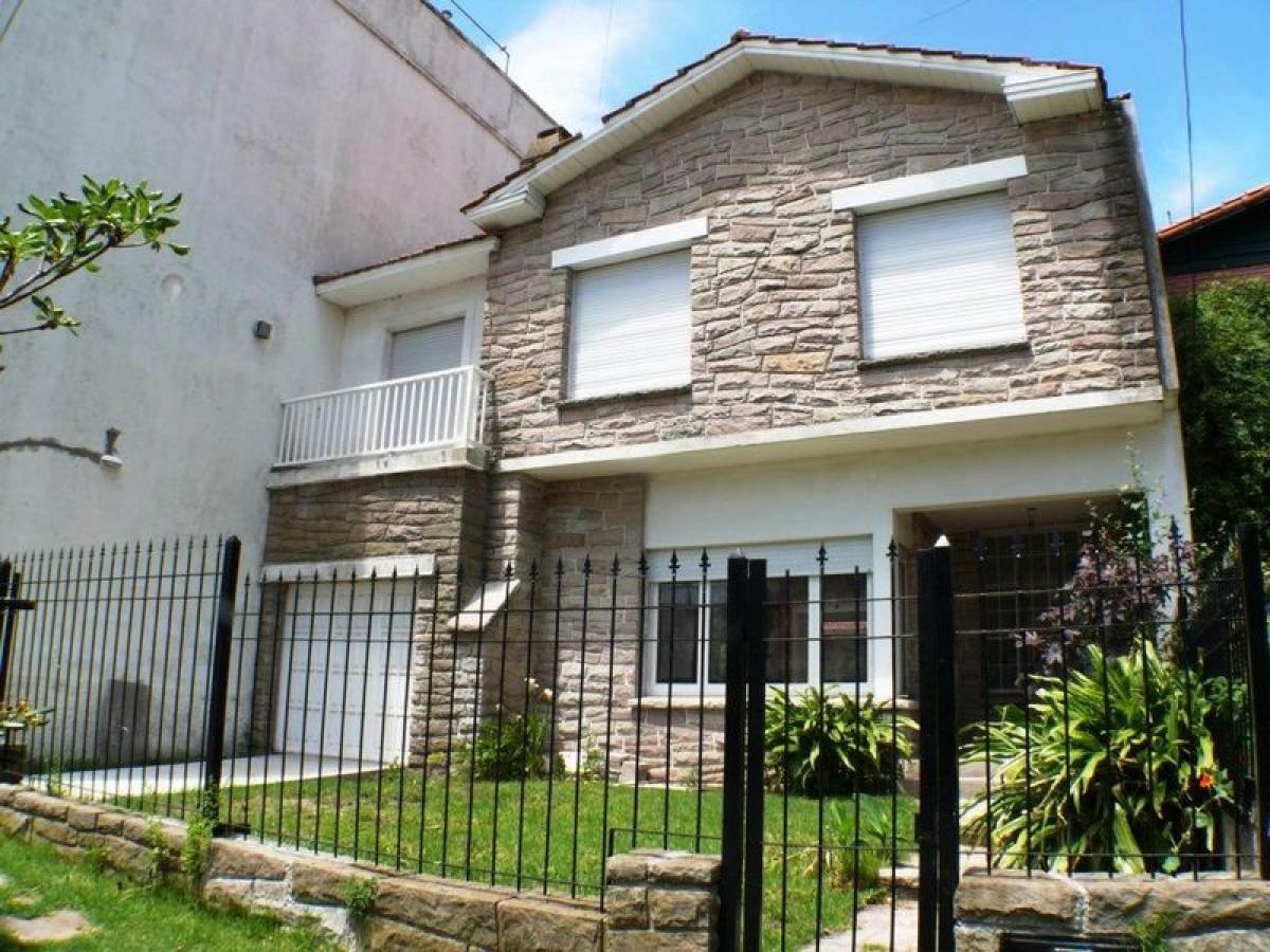 Дом с 4 спальнями в Мар-дель-Плата, Аргентина № 81758