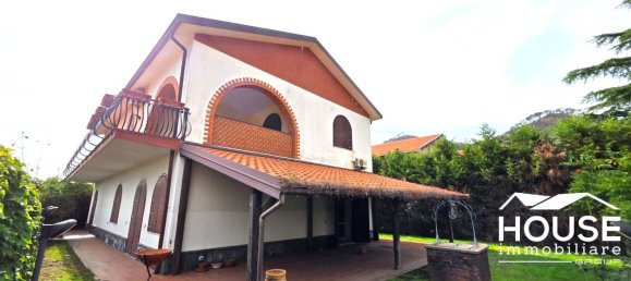 Вилла с 5 спальнями в Николози, Италия № 325490 2