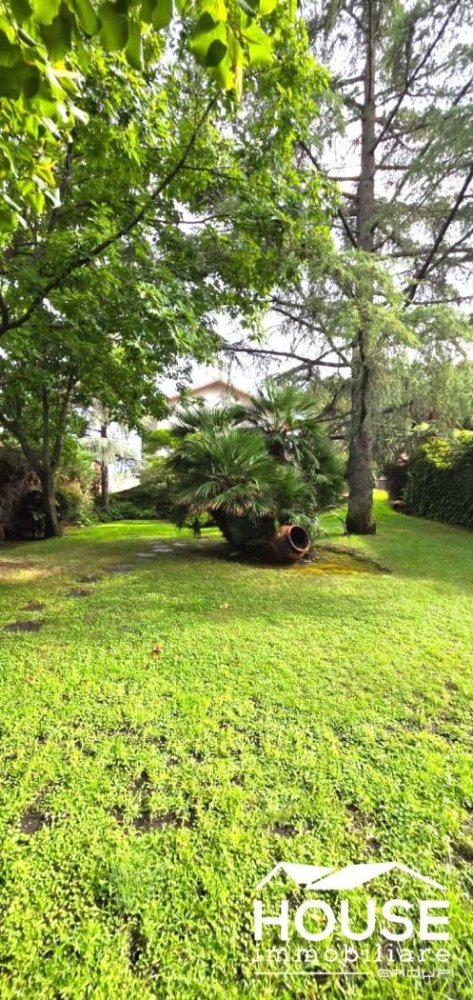 Вилла с 5 спальнями в Николози, Италия № 325490