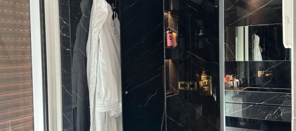 Квартира с 4 спальнями в Бари, Италия № 370887 8