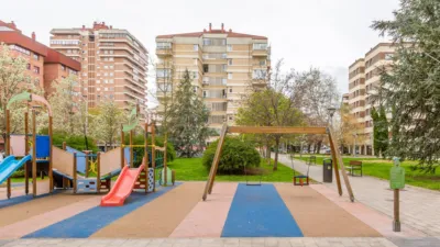  مرآب في Chartered Community of Navarre, Spain 14متر مربع رقم 173652