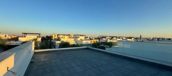 3 Schlafzimmer Gewerbliche Immobilie in Larnaca, Cyprus, Nr. 20230 8